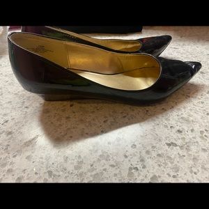 Black wedge pumps
